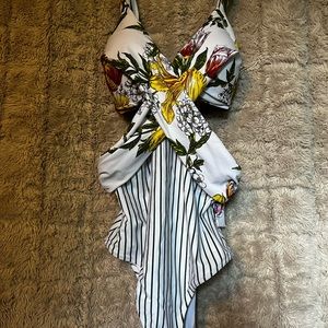 Cupshe swimsuit size M